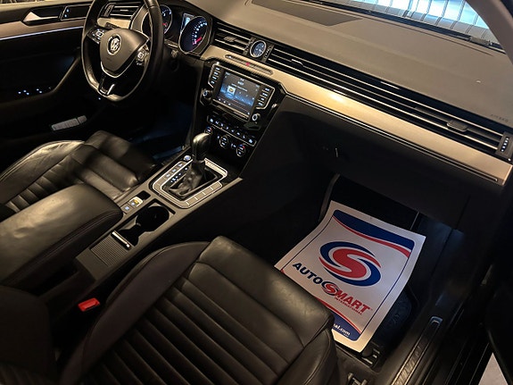 Volkswagen Passat 16 of 24