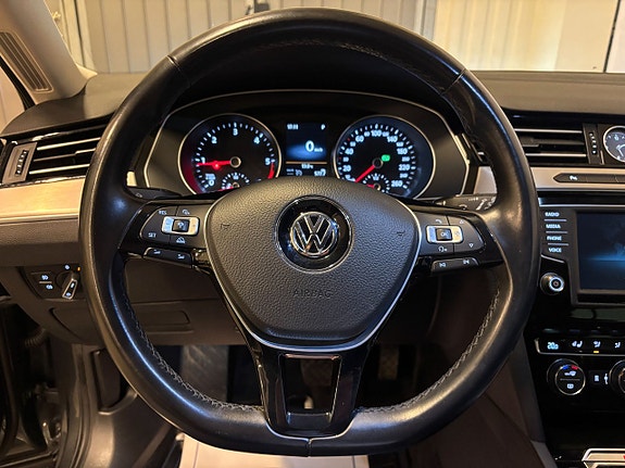Volkswagen Passat 7 of 24