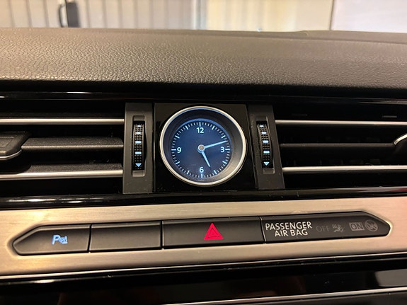 Volkswagen Passat 14 of 24