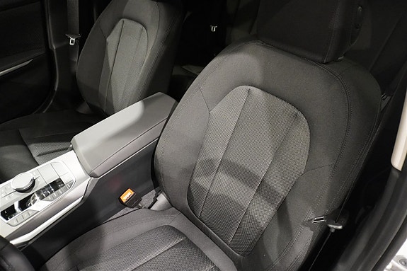 BMW 330e 5 of 18