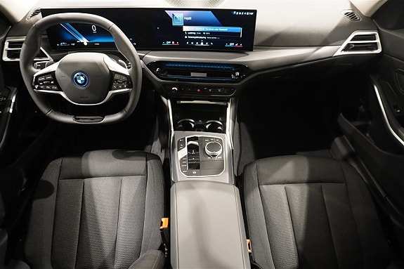 BMW 330e 2 of 18