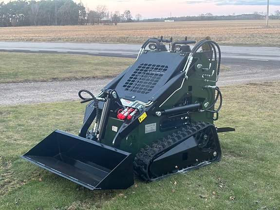 Mini Kompaktlastare 900KG. Briggs & Stratton 13.5 HP.