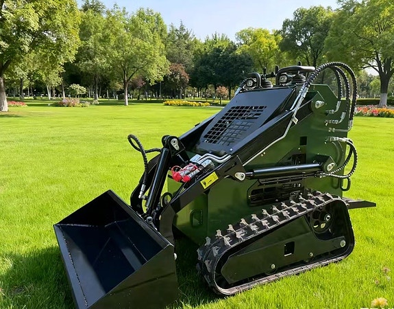 Mini Kompaktlastare 900KG. Briggs & Stratton 13.5 HP.