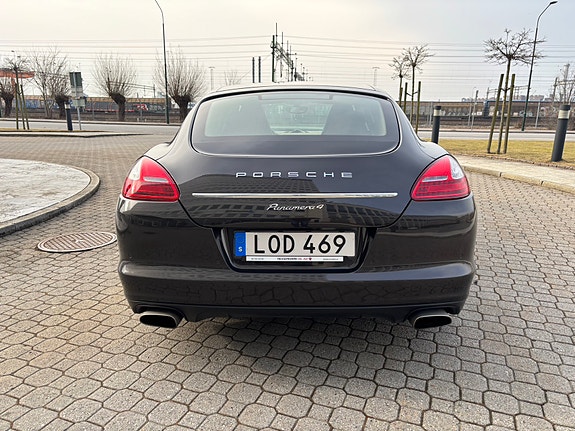 Porsche Panamera 16 of 16