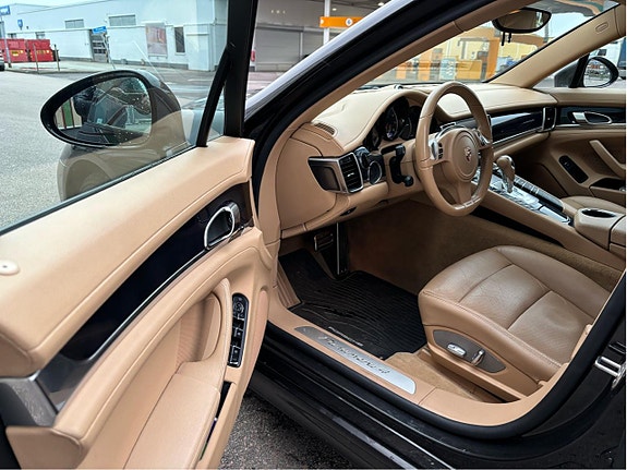 Porsche Panamera 3 of 16