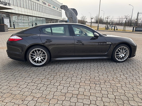 Porsche Panamera 13 of 16