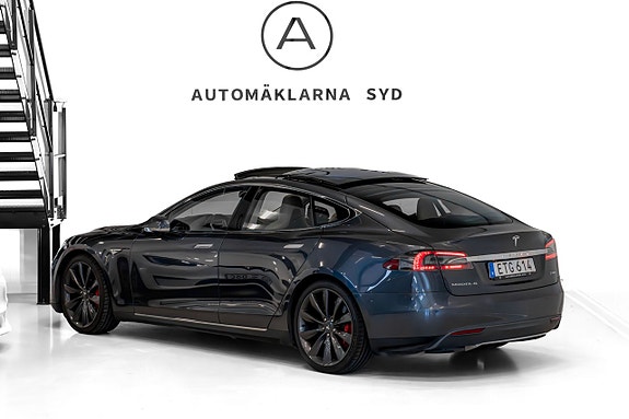 Tesla Model S 23 of 25