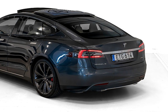 Tesla Model S 25 of 25