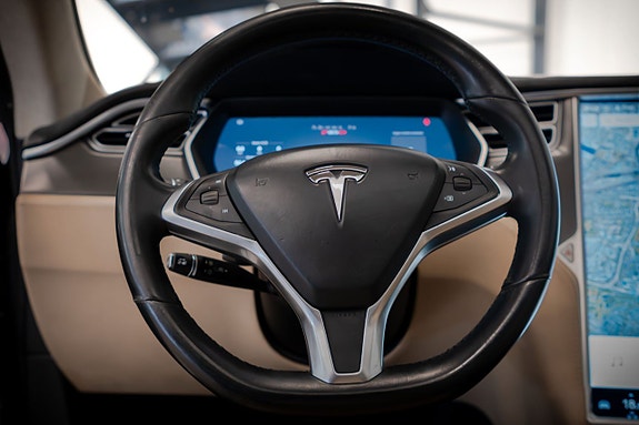 Tesla Model S 15 of 25
