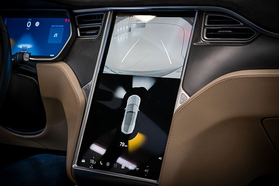 Tesla Model S 11 of 25