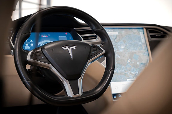 Tesla Model S 7 of 25