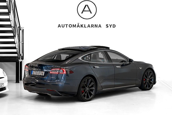 Tesla Model S 19 of 25