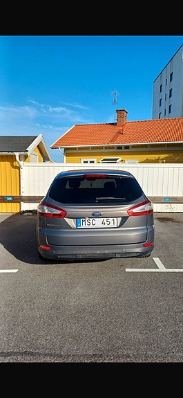 Ford Mondeo 2 of 9