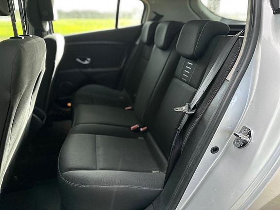 Renault Megane 13 of 16
