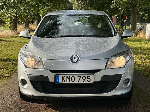 Renault Megane 2 of 16