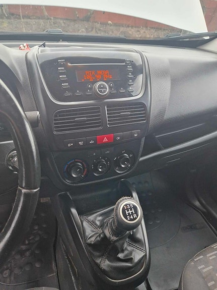 Opel Combo 8 of 10