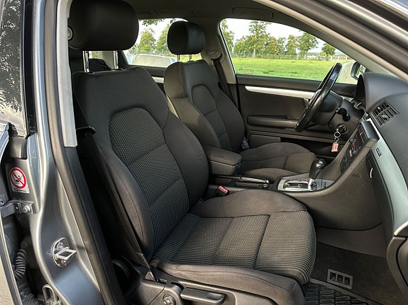 Audi A4 11 of 16