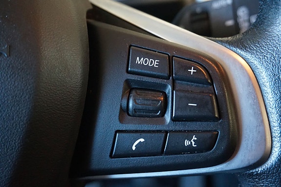 BMW 218i 14 of 27