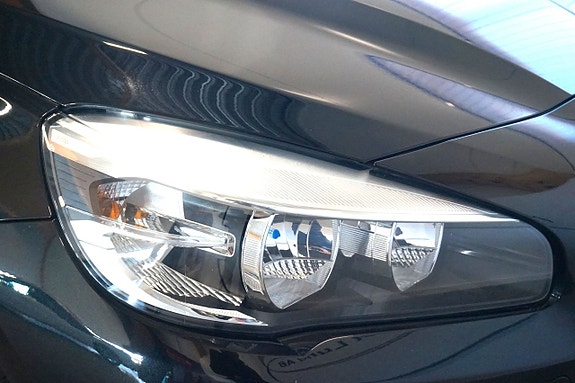 BMW 218i 7 of 27