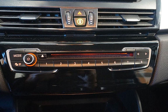 BMW 218i 24 of 27