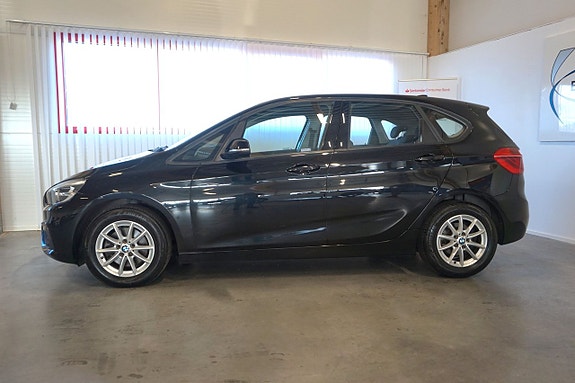 BMW 218i 2 of 5
