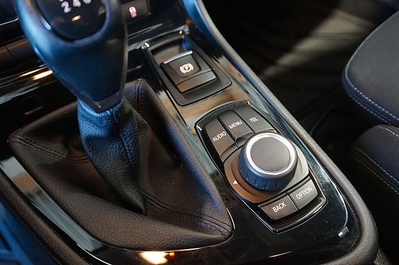 BMW 218i 25 of 27