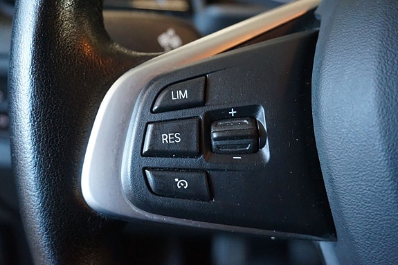 BMW 218i 15 of 27