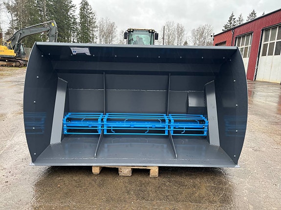 SE Equipment Sandspridare stora BM 2465mm 3350L