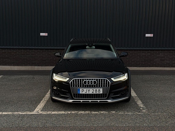 Audi A6 allroad 2 of 5
