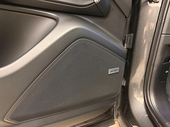 Porsche Cayenne Coupe 12 of 21