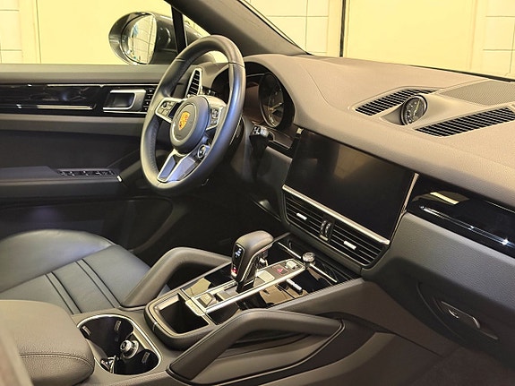 Porsche Cayenne Coupe 17 of 21