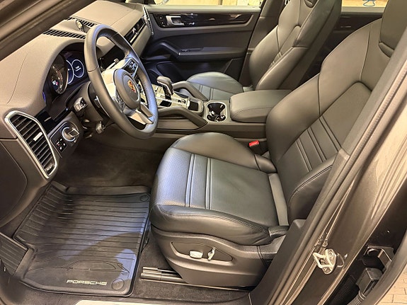 Porsche Cayenne Coupe 9 of 21