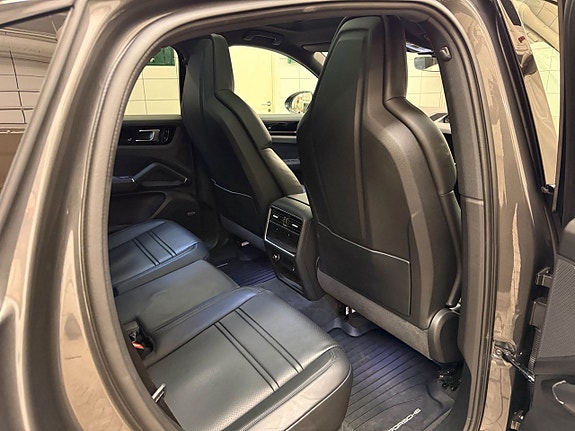 Porsche Cayenne Coupe 16 of 21