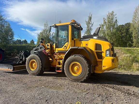 Volvo L70H 2 of 6