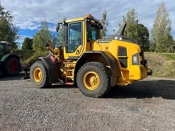 Volvo L60H 2 of 5
