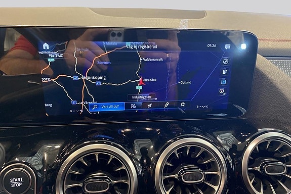 Mercedes-Benz EQA250 11 of 15