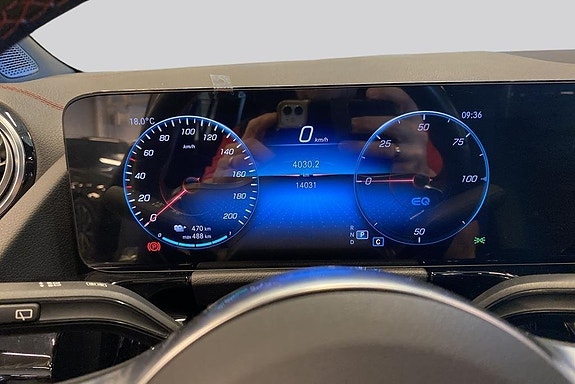 Mercedes-Benz EQA250 10 of 15