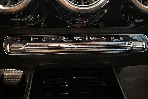 Mercedes-Benz EQA250 13 of 15