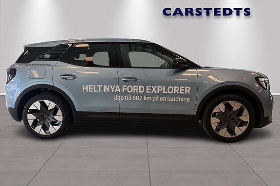 Ford Explorer 2 of 5