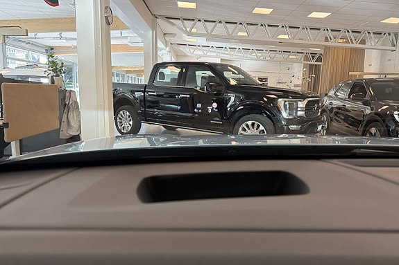 Ford Explorer 11 of 19