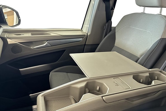 Volkswagen Multivan 13 of 19