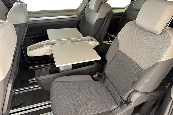 Volkswagen Multivan 17 of 19
