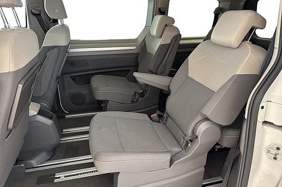 Volkswagen Multivan 6 of 19