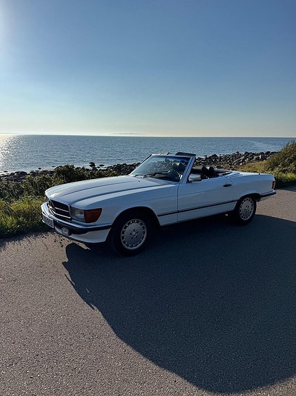 Mercedes-Benz 420 SL 2 of 5
