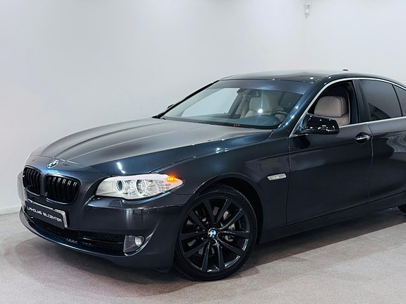 BMW 525 2 of 5