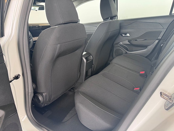 Peugeot 308 8 of 14