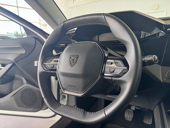 Peugeot 308 10 of 14