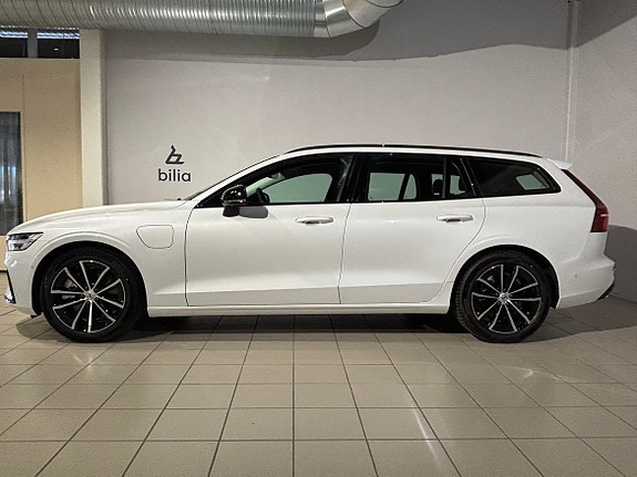 Volvo V60 2 of 5
