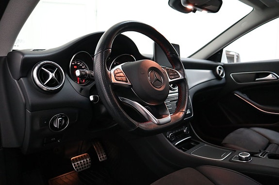 Mercedes-Benz CLA200 d 11 of 25