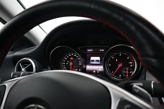 Mercedes-Benz CLA200 d 14 of 25